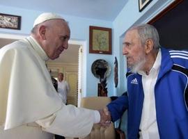 Papa Francisco mantuvo encuentro informal con Fidel Castro  