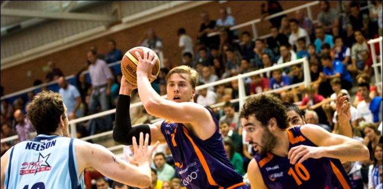 El UF Baloncesto Oviedo cae en su primer partido ante el Peñas Huesca (77-75)