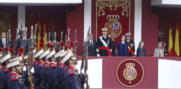 Los Reyes Felipe y Letizia presiden los actos en la Fiesta Nacional