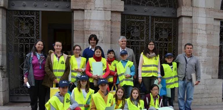 Llanes luce la “Campaña de impulso al reciclaje”, que se desarrolla en el concejo 