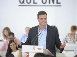 Pedro Sánchez abarrota el Magariños y se lanza a la precampaña con sus candidatos