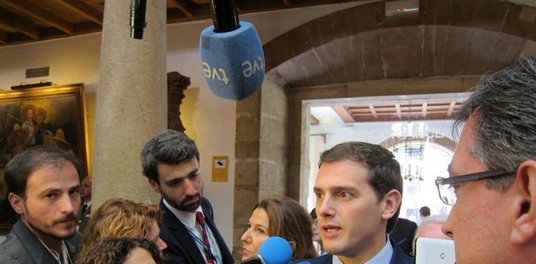 Albert Rivera quiere "liderar"una España unida "al igual" que Suárez, González y Aznar