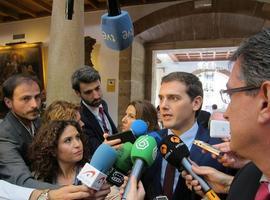 Albert Rivera quiere "liderar"una España unida "al igual" que Suárez, González y Aznar