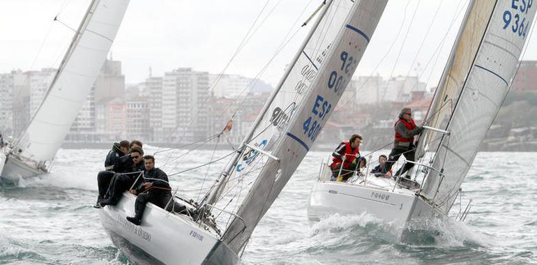 El Tamborilero se impone en el Trofeo de Otoño Cruceros del RCAR