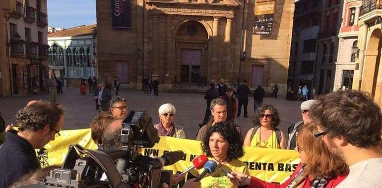 Los ocupantes del Ayuntamiento de Oviedo aseguran que lo hicieron tras un acuerdo 