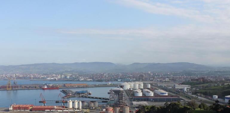 El Principado, dispuesto a finalizar el ramal ferroviario desde Ence, en Navia, a El Musel