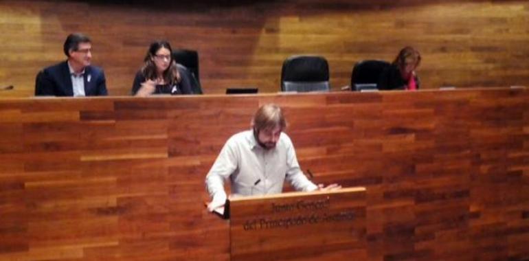 El PSOE se queda solo ante una iniciativa de Podemos contra las puertas giratorias