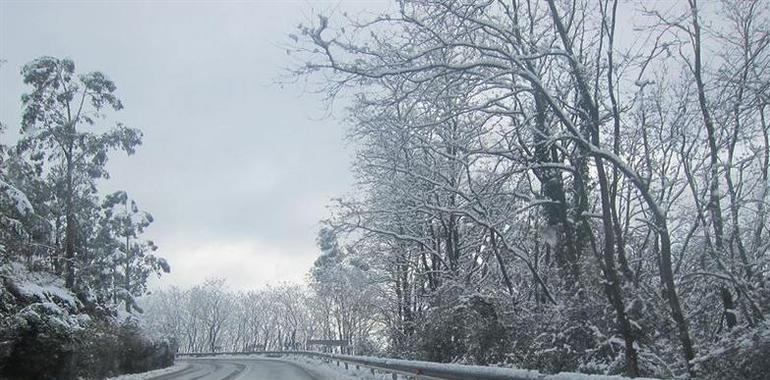 La temperatura y la nieve bajarán el lunes en Asturias