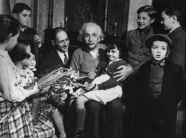 Einstein, socorrista de los refugiados 