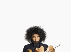 Ara Malikian llena el Auditorio del Niemeyer con un concierto recopilatorio de sus mejores temas