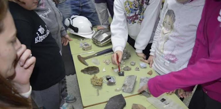 OroValle celebra Santa Bárbara con trabajadores y alumnos del C.P. de Belmonte de Miranda