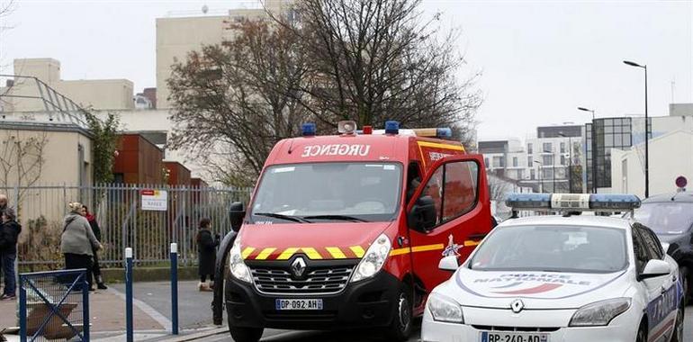 El profesor firíu en Francia almite que sinventó lataque del EI