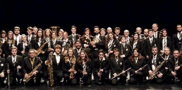 Concierto de Navidad de la Banda de Música de Mieres junto con el Orfeón 