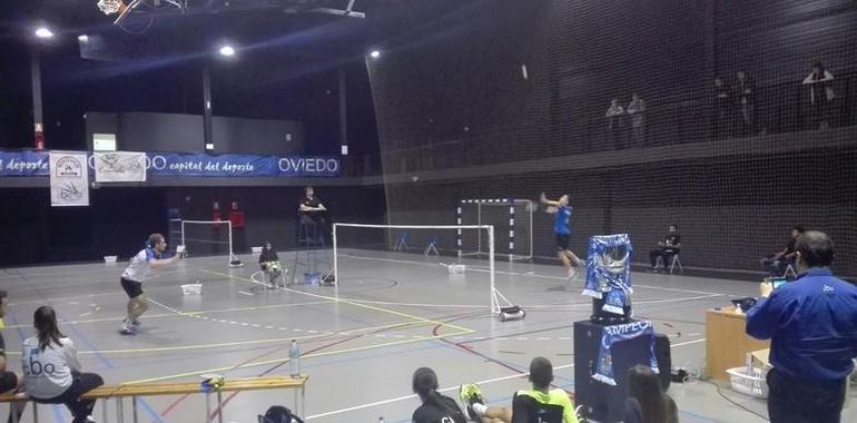 El Club Badminton Oviedo despide 2015 con una victoria a domicilio