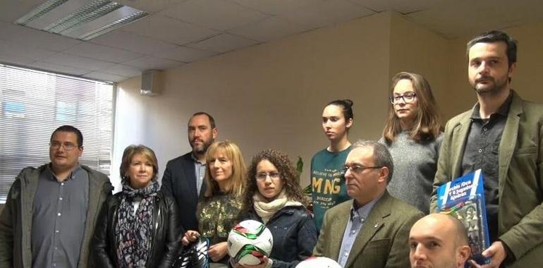 Los clubes con la campaña municipal de recogida de juguetes en Oviedo