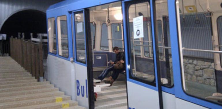 Una avería eléctrica obliga a intermitencias en el funicular de Bulnes