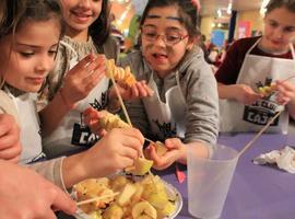 La Navidad más divertida y gastronómica con Caja Rural de Asturias en Mercaplana 2015