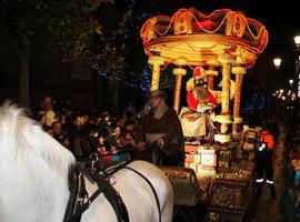 Los Reyes Magos ya están en Oviedo, a la espera de la cabalgata