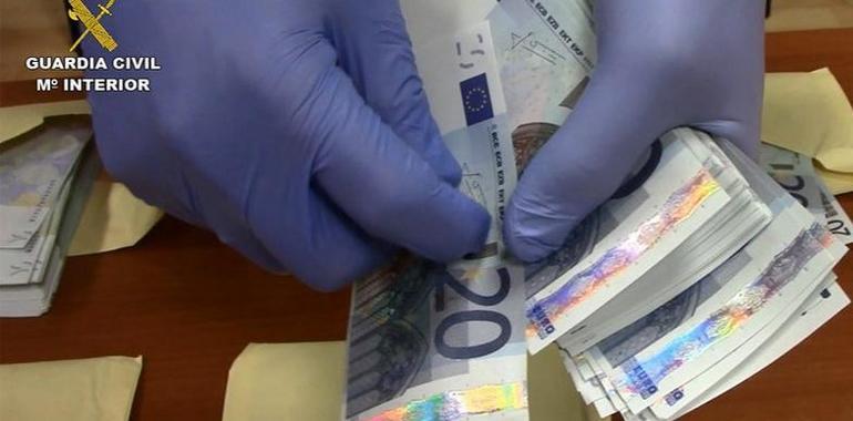 La G.C. investiga a un joven ovetense por pasar billetes falsos en Lugo