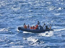 La fragata "Canarias" rescata 119 personas frente a las costas de Libia 