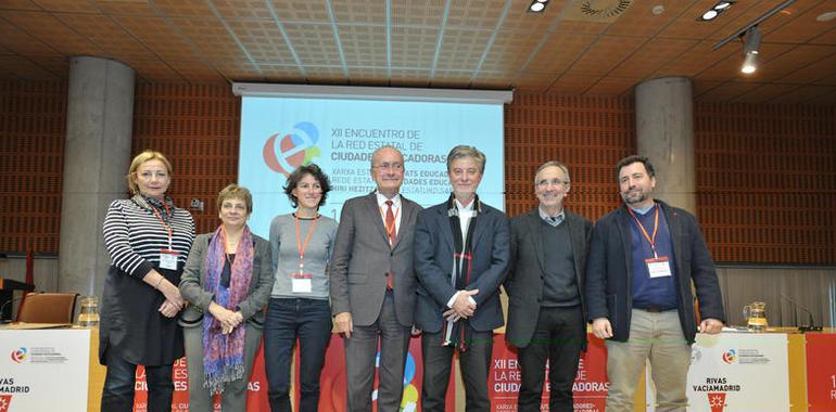 Monteserín defiende en un foro estatal la educación transversal e integral de Avilés