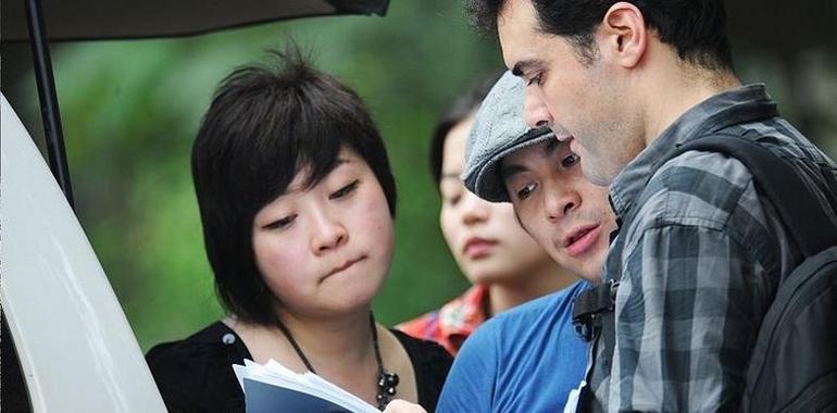 Roberto F. Canuto y Xu Xiaoxi preparan su primera película en España y en asturiano