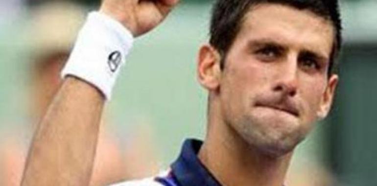 Éxitos de Djokovic y Federer abren el Abierto de Australia 