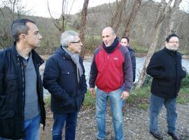 Llamazares reclama a la Confederación obras para evitar inundaciones en Brieves