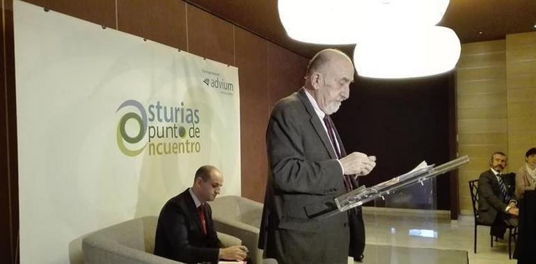 El economista Álvaro Cuervo alerta sobre los aspectos negativos para Asturias del AVE