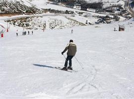 La falta de nieve obliga a cerrar temporalmente Valgrande-Pajares