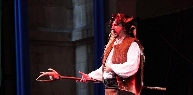 La tesis en asturiano de Caamaño da por muerto el teatro profesional en el Principado