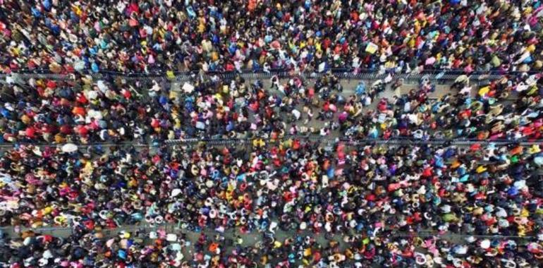 Caos en una estación china con 50.000 viajeros atrapados