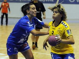 El Jofemesa Oviedo Balonmano Femenino peleó, sin victoria, ante el Rocasa