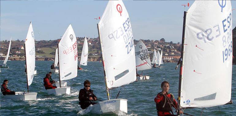 Alicia Simal se hace con la Copa de Asturias de Optimist