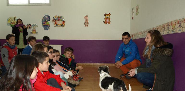 La Feria del #Perro de Tineo informa a los escolares sobre el #maltrato #animal