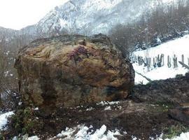 La nieve obliga a cerrar Pajares a los vehículos pesados