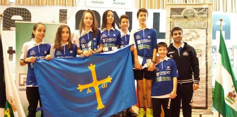 Los más jóvenes del Club Bádminton Oviedo triunfan en Arjonilla