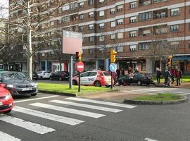 Una mujer atropellada en Gijón cuando cruzaba en rojo