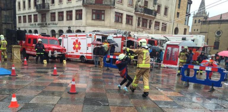  Los bomberos piden rejuvenecimiento de la plantilla en su festividad