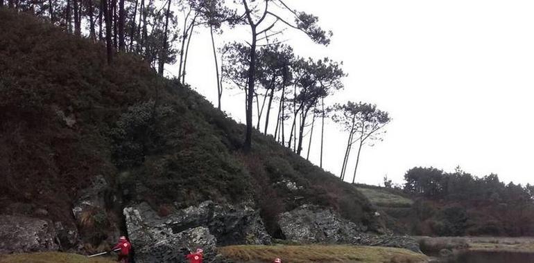 Suspendida la búsqueda del bebé desaparecido en el mar en Navia