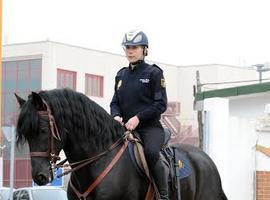 La Policía Nacional fue pionera en la incorporación de personal femenino hace casi 40 años