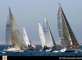 El Trofeo de Primavera RCAR pone la bahía de Gijón a toda vela