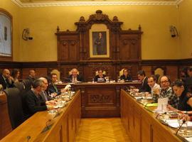 La alcaldesa proclama la frustración vecinal ante la contaminación en Gijón