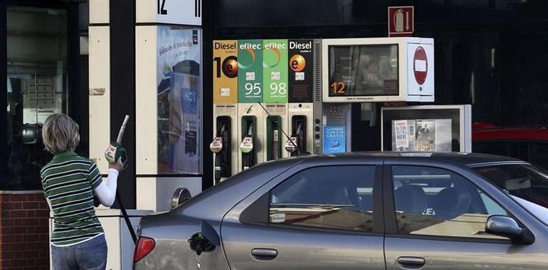 La gasolina y algunos alimentos mantienen el IPC a la baja en Asturias