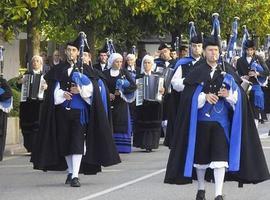 Homenaje a las cofradías gastronómicas en el tradicional desfile de La Ascensión