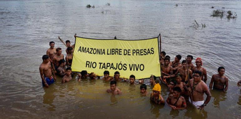 Acción de Greenpeace en la Amazonia para salvar la tribu Mundurukú y su entorno 