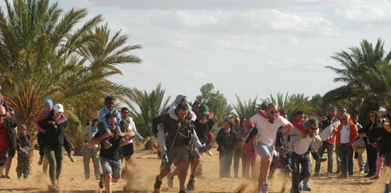 CLIO RAID MARRAKECH entrega casi 2 toneladas de ayuda a los niños del desierto