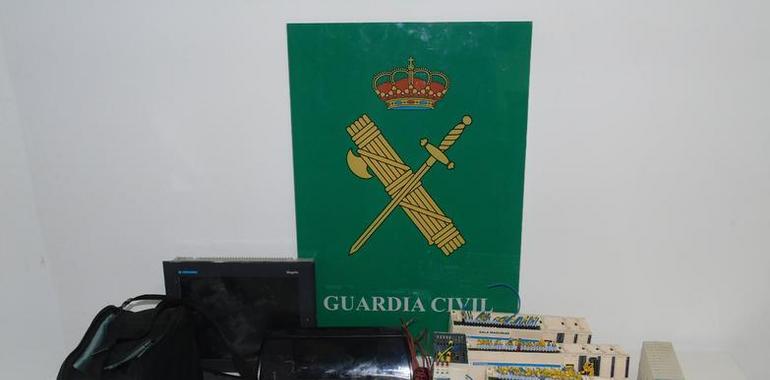 2 vecinos de Cudillero detenidos por la Guardia Civil por tráfico de drogas