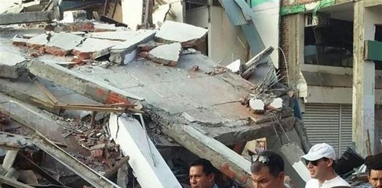 Rafael Correa eleva a 350 la cifra de muertos pol terremotu dEcuador