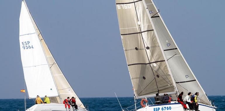 Taxus Medioambiente  y Espumeru afianzan su liderazgo en el trofeo de Primavera de Vela Ligera y Crucero